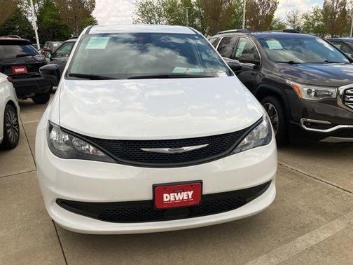 Bright White Clearcoat 2024 Chrysler Voyager LX