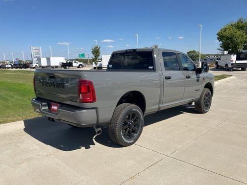 Ceramic Gray Clearcoat 2026 RAM 2500 Big Horn Crew Cab 4x4 6'4' Box