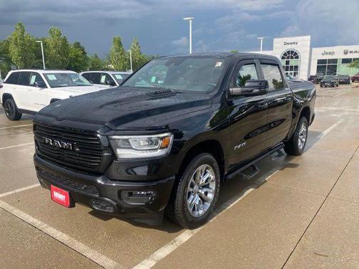Diamond Black Crystal Pearlcoat 2023 RAM 1500 Laramie