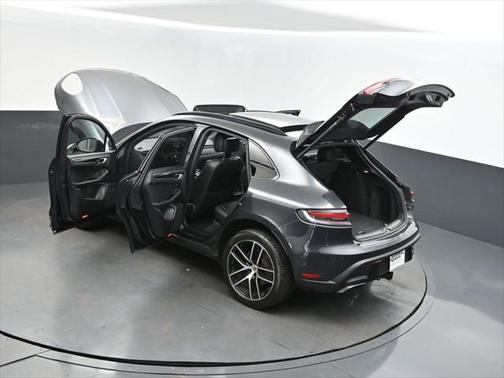 2022 Porsche Macan Base
