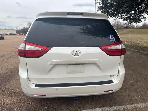 2016 Toyota Sienna XLE Premium