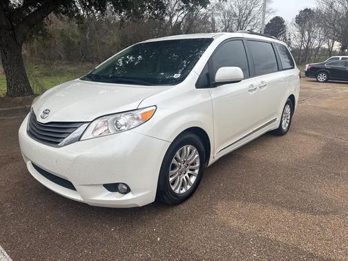 2016 Toyota Sienna XLE Premium