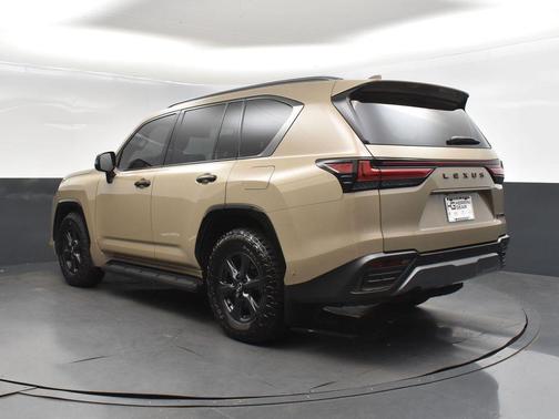 2025 Lexus LX 700h Overtrail