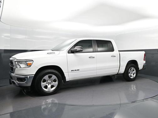 Bright White Clearcoat 2019 RAM 1500 Big Horn