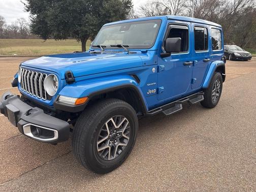 2024 Jeep Wrangler 4-Door Sahara 4x4