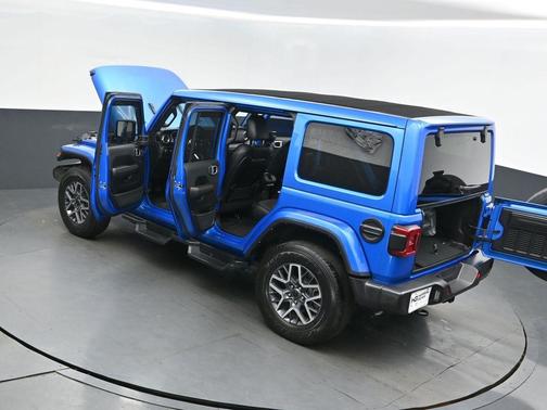 2024 Jeep Wrangler 4-Door Sahara 4x4