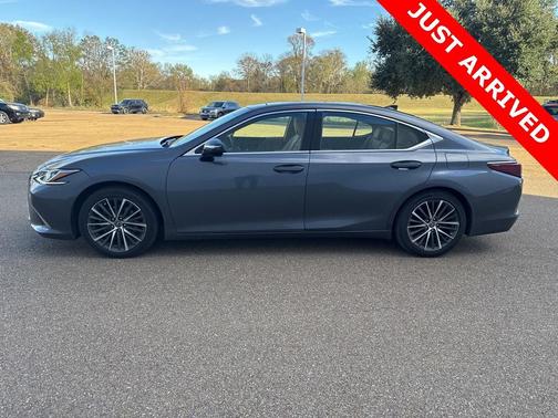 2023 Lexus ES 350 Base