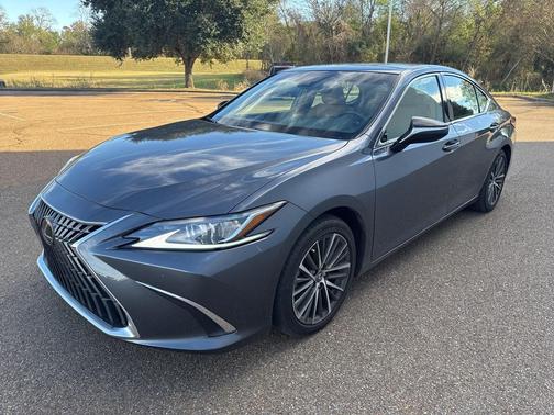 2023 Lexus ES 350 Base