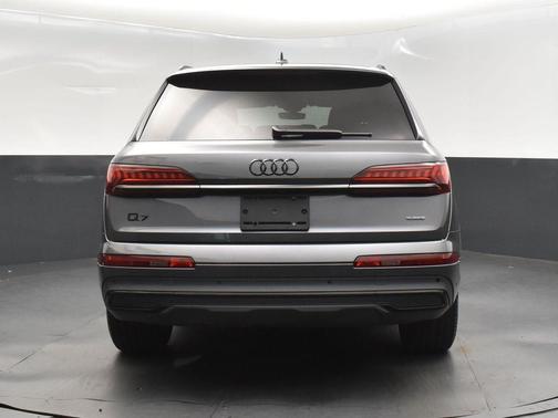 2023 Audi Q7 45 Premium Plus