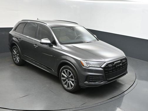2023 Audi Q7 45 Premium Plus