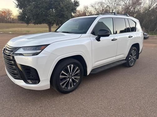 2024 Lexus LX 600 Premium