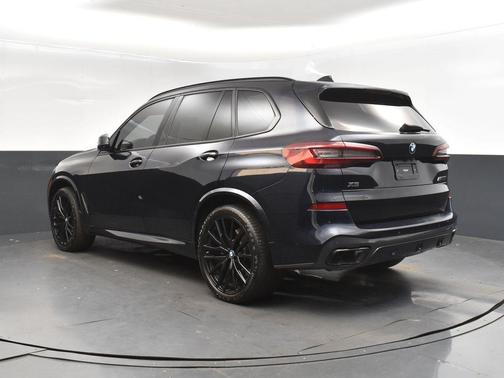 2022 BMW X5 M50i
