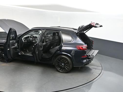 2022 BMW X5 M50i