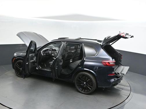 2022 BMW X5 M50i