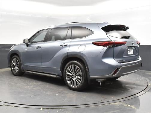2021 Toyota Highlander Hybrid Platinum