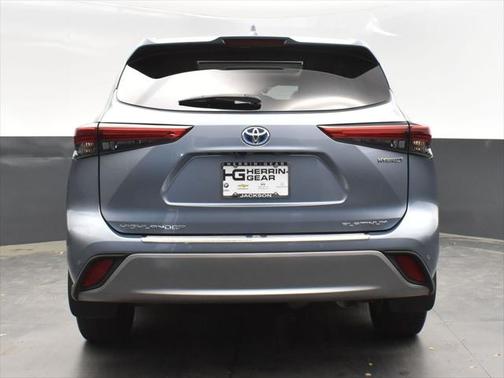 2021 Toyota Highlander Hybrid Platinum