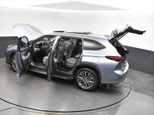 2021 Toyota Highlander Hybrid Platinum