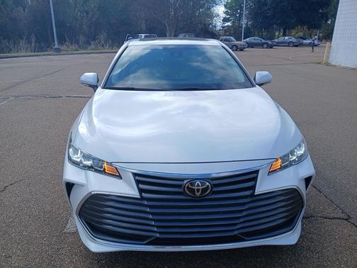 2020 Toyota Avalon XLE