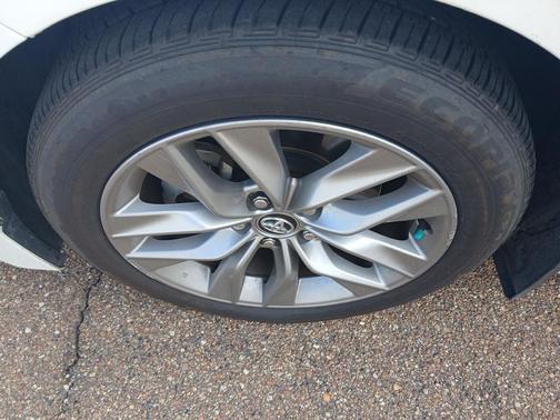 2020 Toyota Avalon XLE