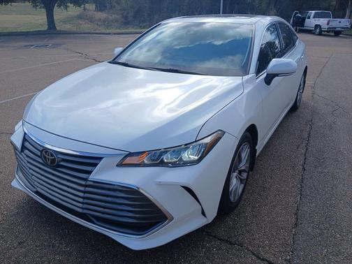 2020 Toyota Avalon XLE