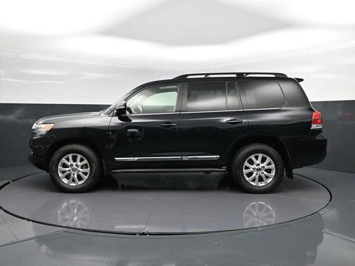 2016 Toyota Land Cruiser Base