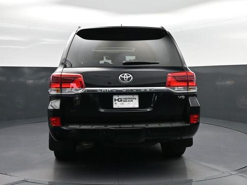 2016 Toyota Land Cruiser Base