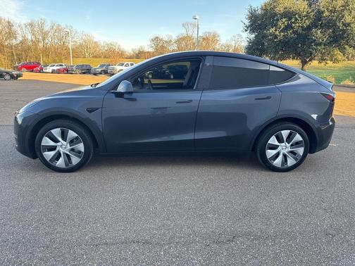 2024 Tesla Model Y Long Range Dual Motor All-Wheel Drive