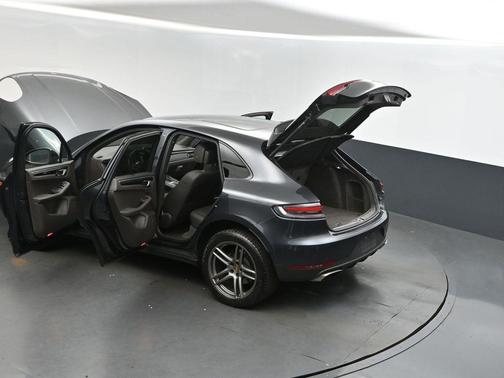 2021 Porsche Macan Base