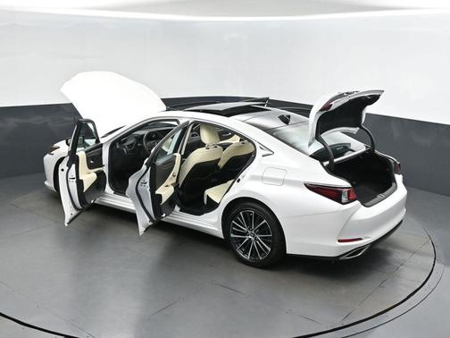 2022 Lexus ES 350 Base