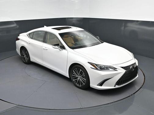 2023 Lexus ES 300h Base