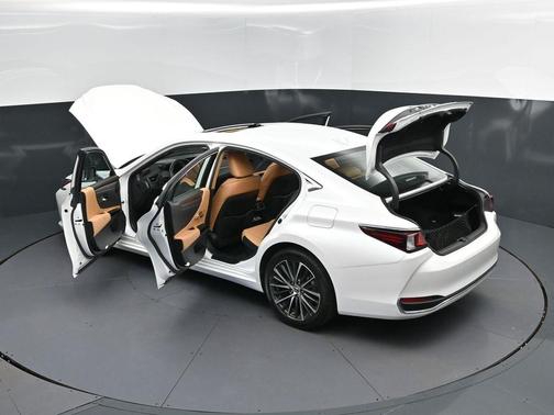 2023 Lexus ES 300h Base