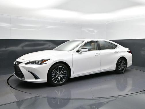 2023 Lexus ES 300h Base