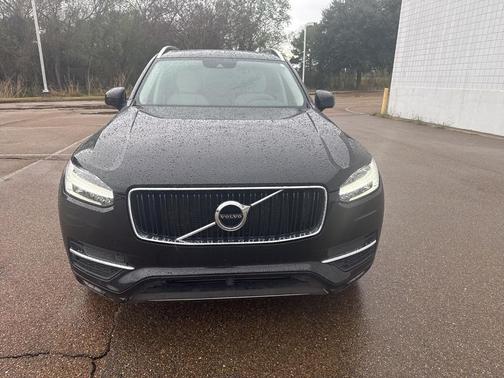 2019 Volvo XC90 T6 Momentum