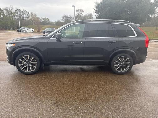 2019 Volvo XC90 T6 Momentum
