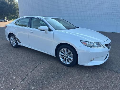 2015 Lexus ES 300h Base