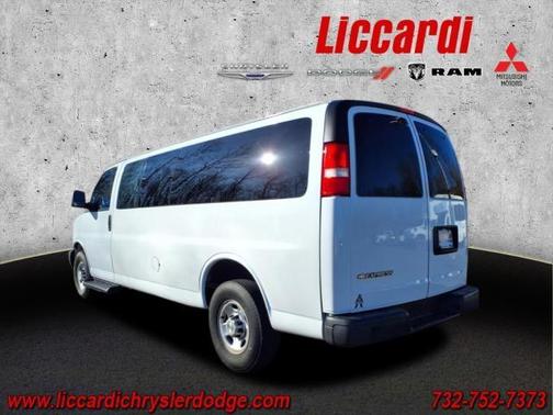 2022 Chevrolet Express 3500 LS