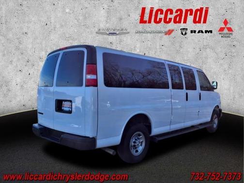 2022 Chevrolet Express 3500 LS