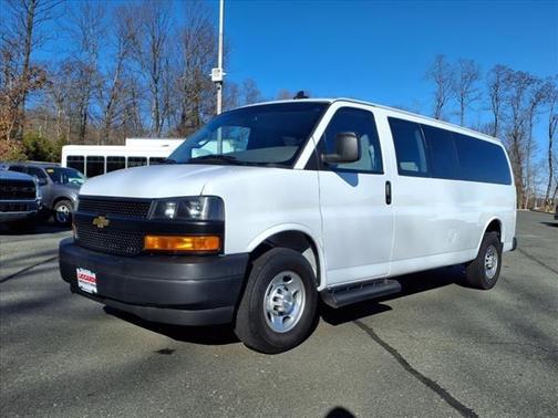 2022 Chevrolet Express 3500 LS