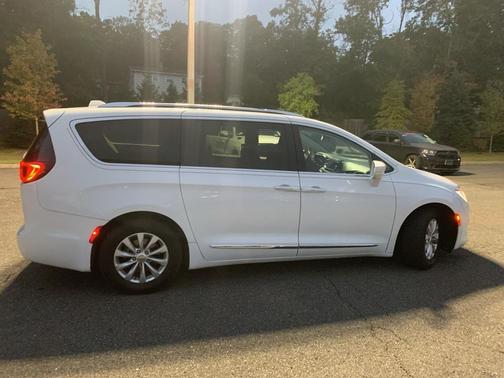 2019 Chrysler Pacifica Touring-L
