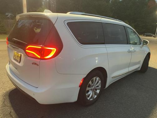 2019 Chrysler Pacifica Touring-L