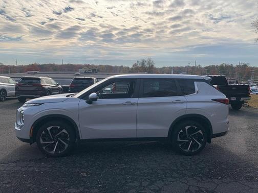 2022 Mitsubishi Outlander 
