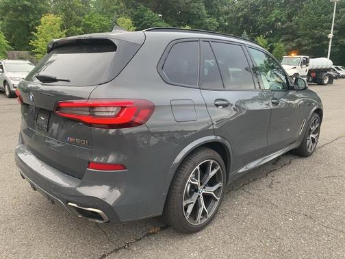 2022 BMW X5 M50i