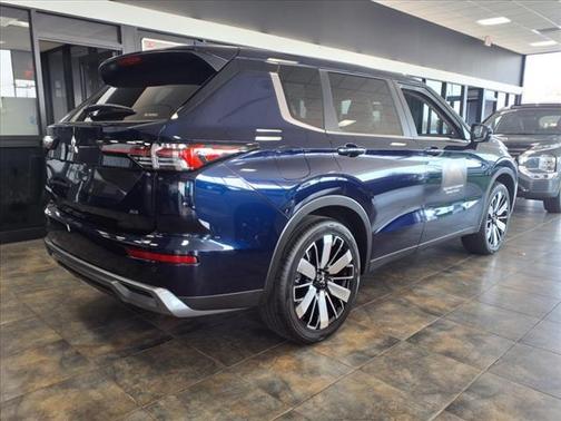2025 Mitsubishi Outlander SE