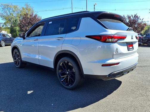 2025 Mitsubishi Outlander PHEV SEL