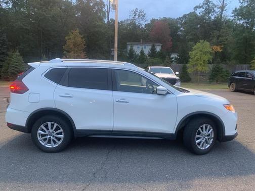 2020 Nissan Rogue SV