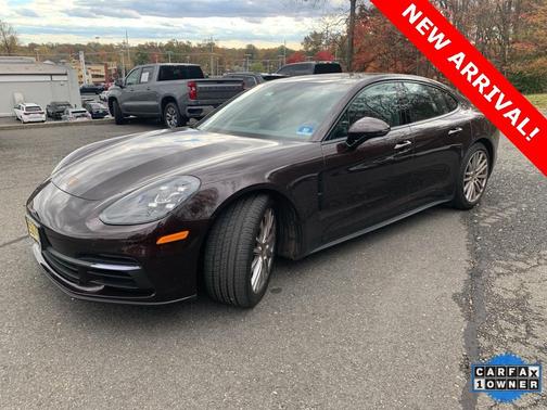 2018 Porsche Panamera 4