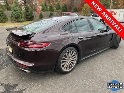 2018 Porsche Panamera 4