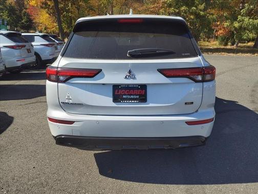 2024 Mitsubishi Outlander
