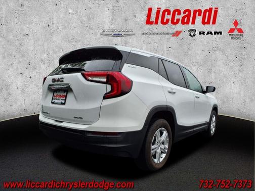 2022 GMC Terrain SLE