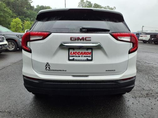 2022 GMC Terrain SLE